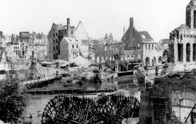 Blick Frauenkirche 1945 